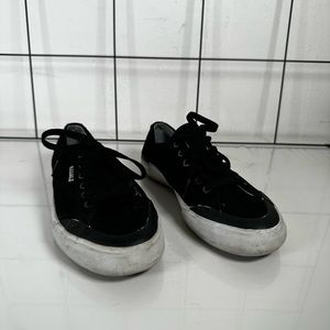 HUF sneakers size 6M